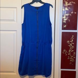 Ladies Banana Republic zip down sleeveless dress!